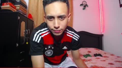 zackdriussyx online show from February 28, 9:55 pm