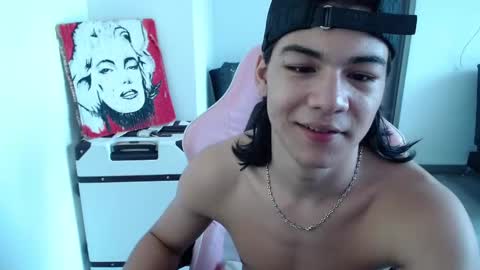 Snapshot of zackss_player chatting on September 16, 10:10 pm zackss_player online show from September 16, 10:10 pm