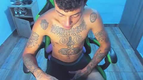 BiG Zafiro online show from December 15, 11:51 am