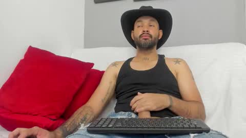 Snapshot of zane_cross chatting on October 3, 12:10 pm zane_cross online show from October 3, 12:10 pm