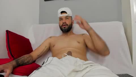 Snapshot of zane_cross chatting on September 11, 7:24 pm zane_cross online show from September 11, 7:24 pm
