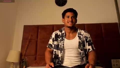 Snapshot of zane_lux chatting on February 23, 5:25 pm Zane Lux online show from February 23, 5:25 pm
