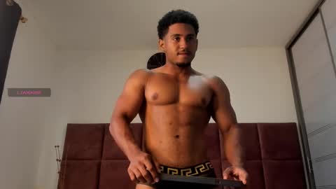 Snapshot of zane_lux chatting on March 11, 1:23 pm Zane Lux online show from March 11, 1:23 pm