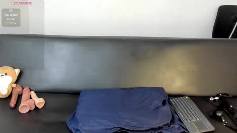 Zane Lux online show from March 28, 3:01 pm