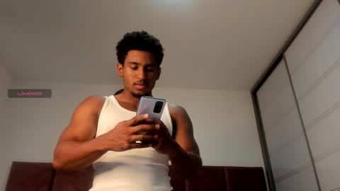 Snapshot of zane_lux chatting on March 2, 7:08 pm Zane Lux online show from March 2, 7:08 pm