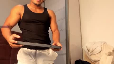 Snapshot of zane_lux chatting on February 19, 12:22 pm Zane Lux online show from February 19, 12:22 pm