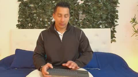 Snapshot of zanemaverick chatting on October 18, 11:48 am zanemaverick online show from October 18, 11:48 am