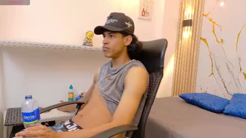 zayn_fox32 online show from June 11, 7:12 pm