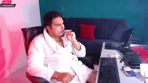 Snapshot of zenobaro chatting on February 7, 11:56 am zenobaro online show from February 7, 11:56 am