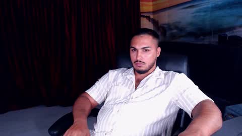 Snapshot of zenobaro chatting on September 20, 8:09 pm zenobaro online show from September 20, 8:09 pm