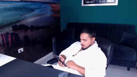 Snapshot of zenobaro chatting on October 16, 7:05 am zenobaro online show from October 16, 7:05 am