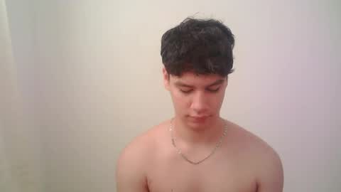 zeus_183 online show from April 22, 3:28 pm