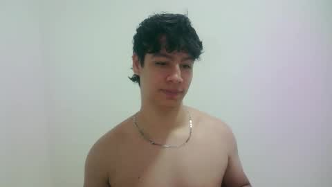 zeus_183 online show from March 21, 7:23 am