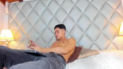 Zeus Brant online show from April 23, 2:08 pm
