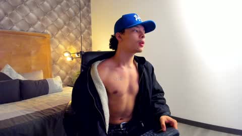 Snapshot of zeusjeff chatting on December 7, 6:04 pm zeus online show from December 7, 6:04 pm