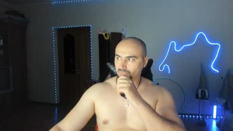 Ziesh online show from April 18, 8:31 pm