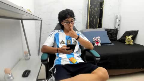     online show from November 2, 7:18 pm