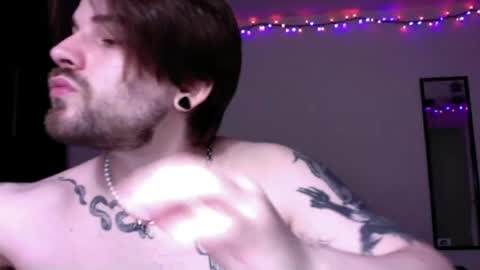 zorvello_83 online show from June 10, 7:14 pm
