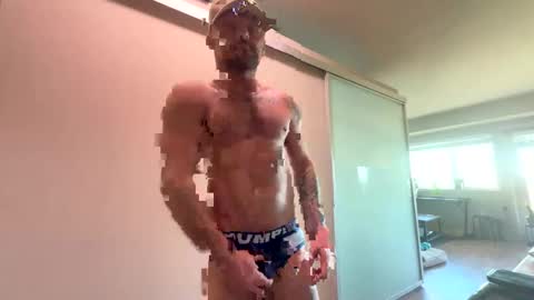 Snapshot of zuko_zen69 chatting on January 25, 5:51 pm Zuko online show from January 25, 5:51 pm