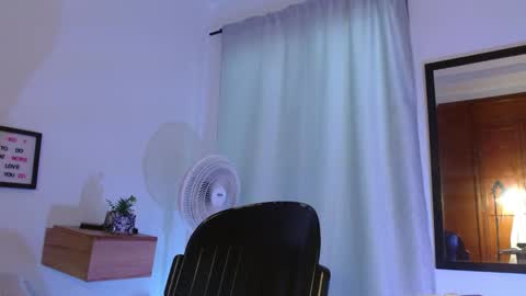Snapshot of zyon_benet1 chatting on September 13, 3:13 pm Zyon online show from September 13, 3:13 pm