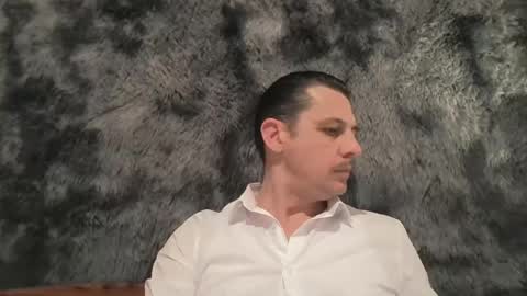 Artnoyz Shower online show from November 4, 9:38 pm