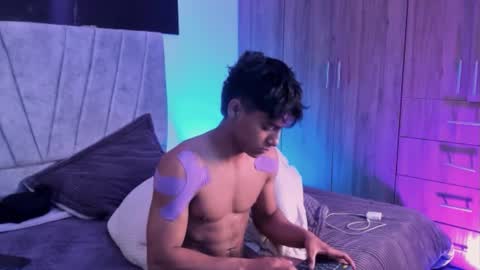 Snapshot of zyzz_1812 chatting on October 14, 7:32 pm zyzz_1812 online show from October 14, 7:32 pm