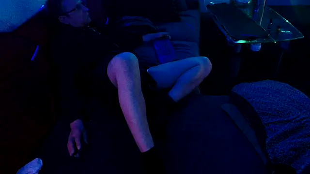 davidgntxxxxx online show from April 15, 5:24 pm