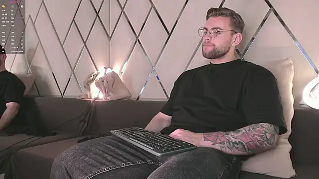 WayneWilson online show from December 19, 4:53 am