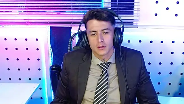 Darko0717 online show from November 12, 4:13 pm