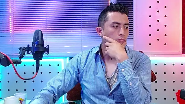 Darko0717 online show from April 25, 4:15 pm