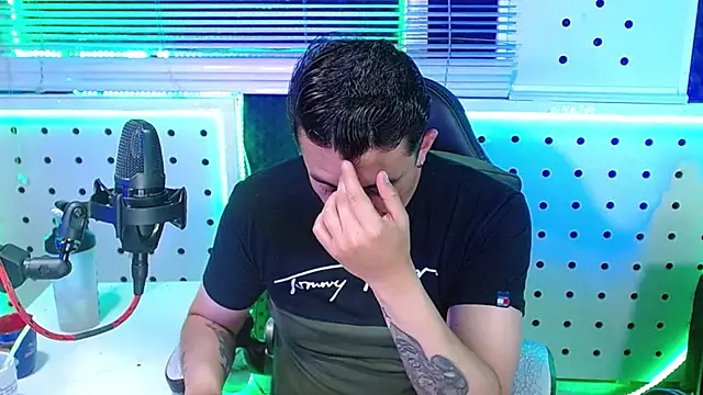 Darko0717 online show from January 18, 1:40 am