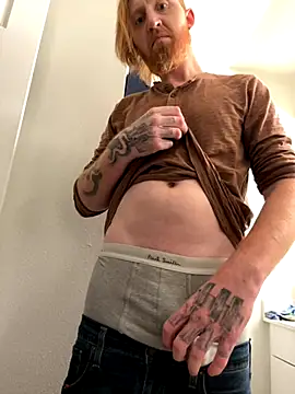 b1gd1ckg1nger86 online show from October 16, 1:24 am