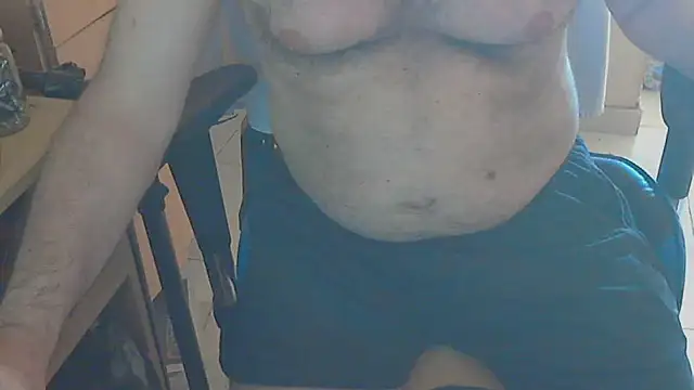 Snapshot of angelgarcia269 chatting on January 16, 2:51 pm angelgarcia269 online show from January 16, 2:51 pm