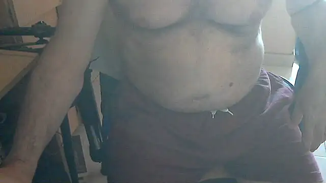 Snapshot of angelgarcia269 chatting on February 6, 6:35 pm angelgarcia269 online show from February 6, 6:35 pm