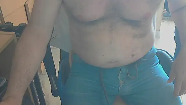 Snapshot of angelgarcia269 chatting on February 14, 1:18 pm angelgarcia269 online show from February 14, 1:18 pm