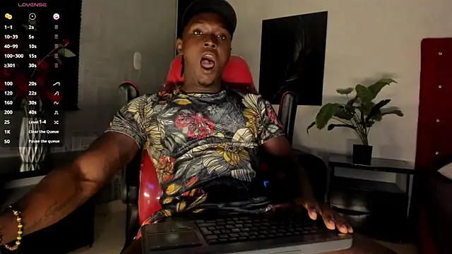 DannSmmith online show from April 24, 3:20 am