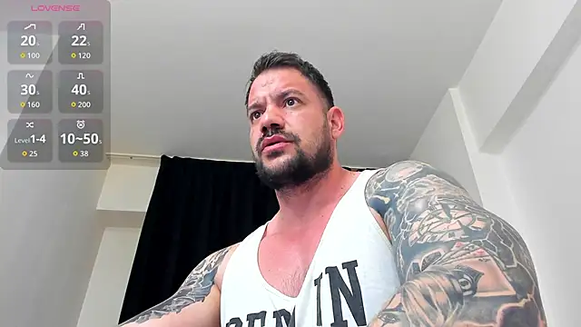 musclemonster31 online show from April 18, 10:31 pm