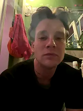 ETHAN MOORE online show from October 29, 3:59 pm