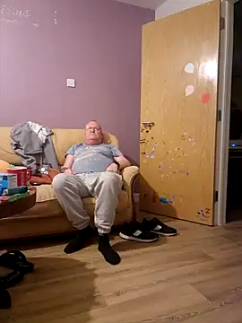 FriendlyDave online show from December 11, 9:22 pm