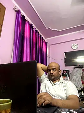 Dick 6inches online show from October 31, 7:23 am