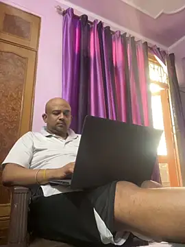 Snapshot of Dick_6inches chatting on October 11, 3:21 am Dick 6inches online show from October 11, 3:21 am