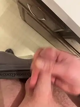 Snapshot of madman11222 chatting on February 1, 6:00 am madman11222 online show from February 1, 6:00 am