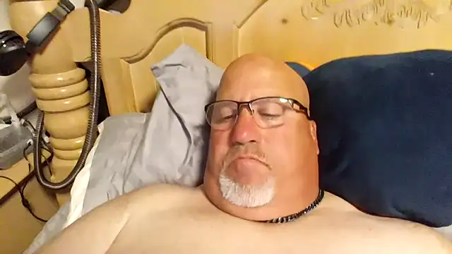 Bigbear0563 online show from June 15, 6:05 am
