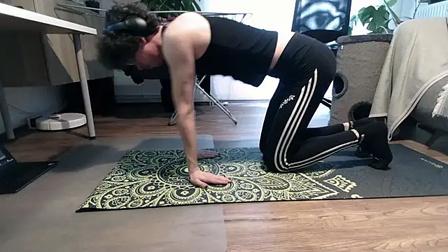 space emma online show from December 6, 1:00 pm