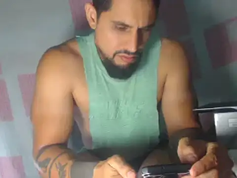 Snapshot of sebasx412 chatting on January 29, 2:51 am sebasx412 online show from January 29, 2:51 am
