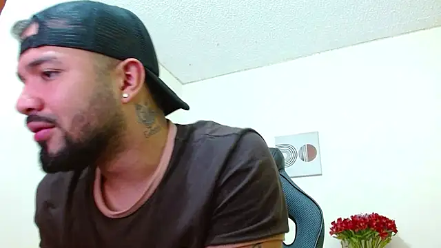 Snapshot of mathew_vidal1 chatting on October 11, 10:25 pm mathew vidal1 online show from October 11, 10:25 pm