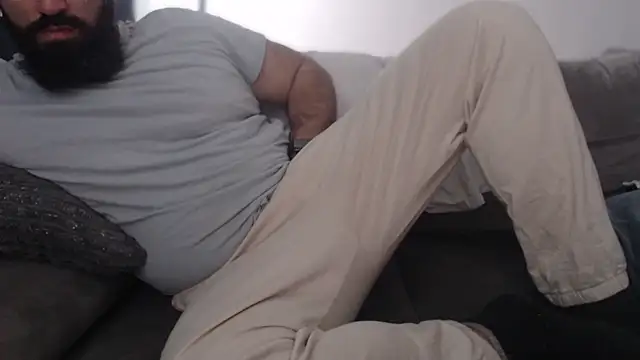 hugemachohandsome online show from February 5, 9:16 am