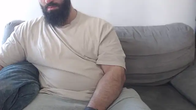 hugemachohandsome online show from April 25, 7:33 am