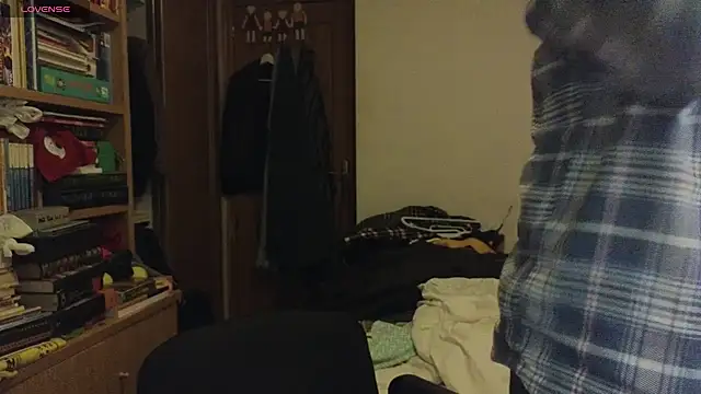 curiosillo83 online show from December 30, 3:13 pm