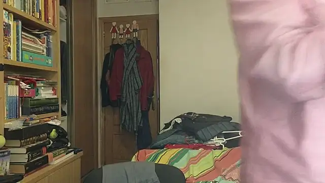 curiosillo83 online show from February 8, 11:48 am